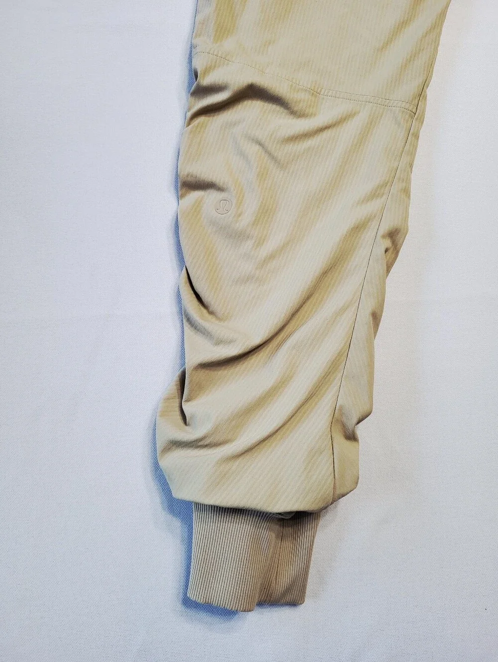 Lululemon Beyond The Studio Joggers Athleisure Tan/Cream/Khaki Women's Size 4